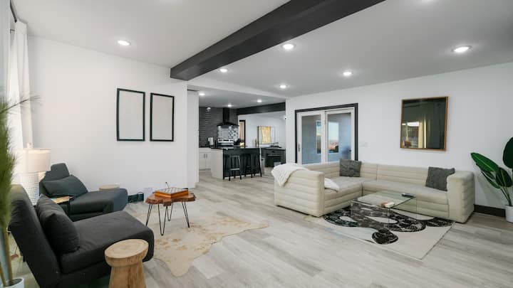 Secluded Oasis | Spa, Cowboy Pool & Outdoor Movies - Twentynine Palms, CA