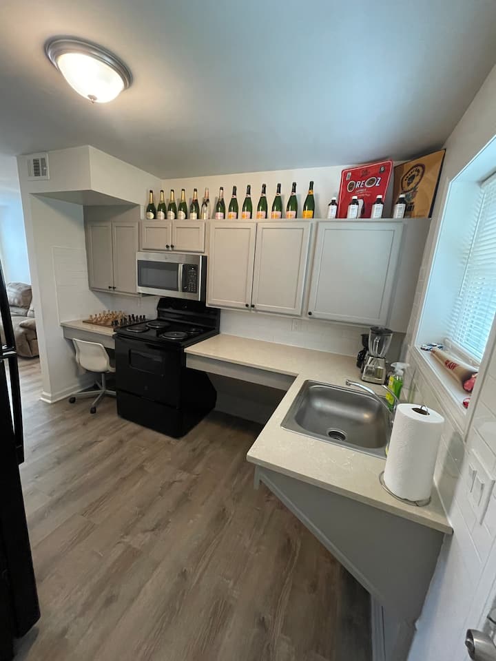 Eco Friendly 1br Close Proximity To Benz Stadium - Atlanta, GA
