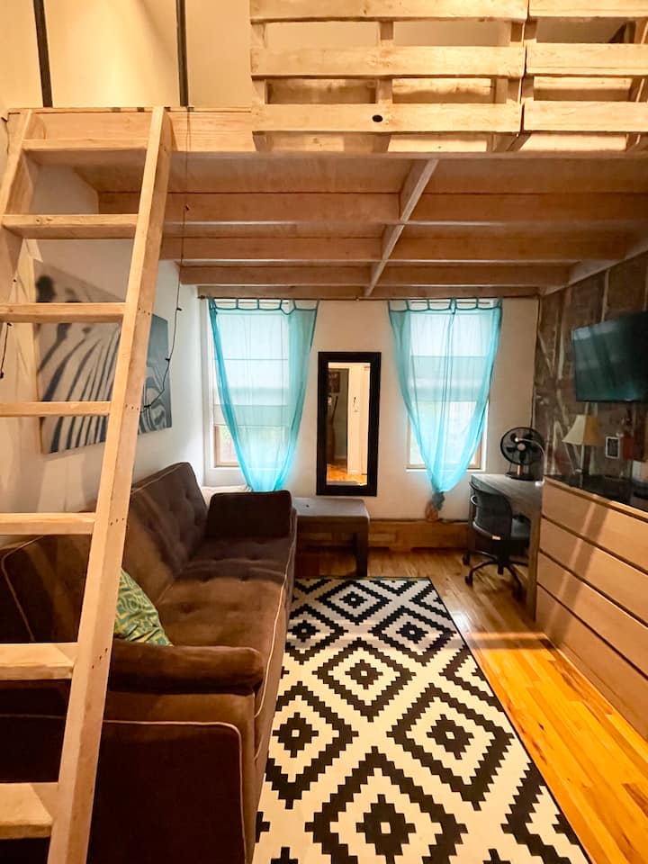 Bright Loft Room in a Beautiful Williamsburg Apt - Lofts for Rent in ...