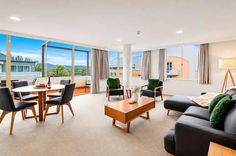 Successful Airbnb property: Walk to Salamanca | 2BR, 2 Bath & Secure Parking in Battery Point