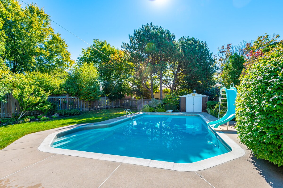 One Piece Themed Home Toronto Swimming Pool - Airbnb