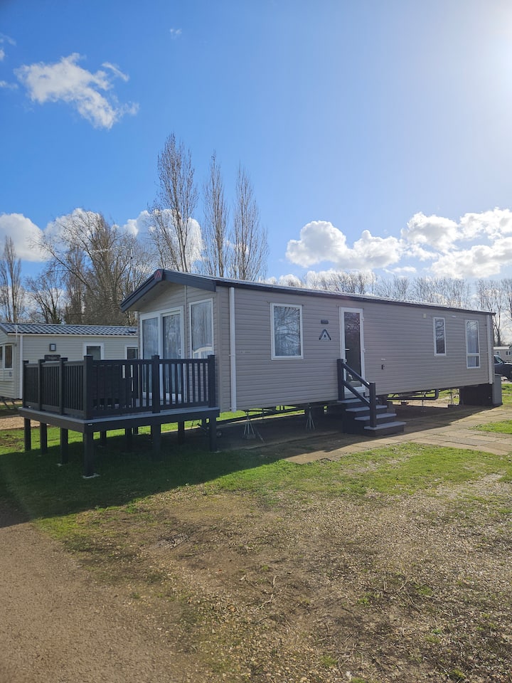 Billing Aquadrome Holiday Park/ Fishing Lakes - Northampton