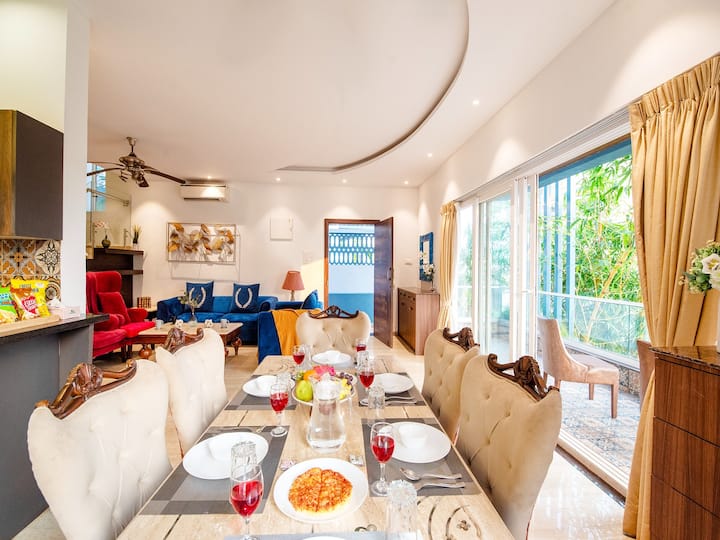 • Elegant Dining Area with Modern Interior & Cozy Seating
• Stylish Table Setup Perfect for Family Meals & Gatherings
• Contemporary Open Kitchen View with Warm Lighting Ambience
• Spacious & Comfortable Space Designed for Relaxed Dining Experiences
