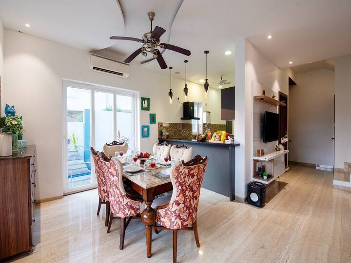 Dining area image 2