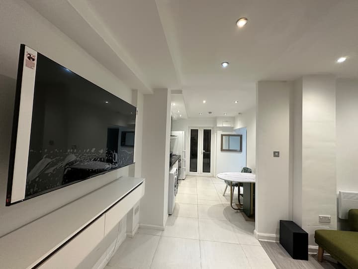 London Eye Zone 1 Flat & Garden Sleeps 4 - London Bridge Station