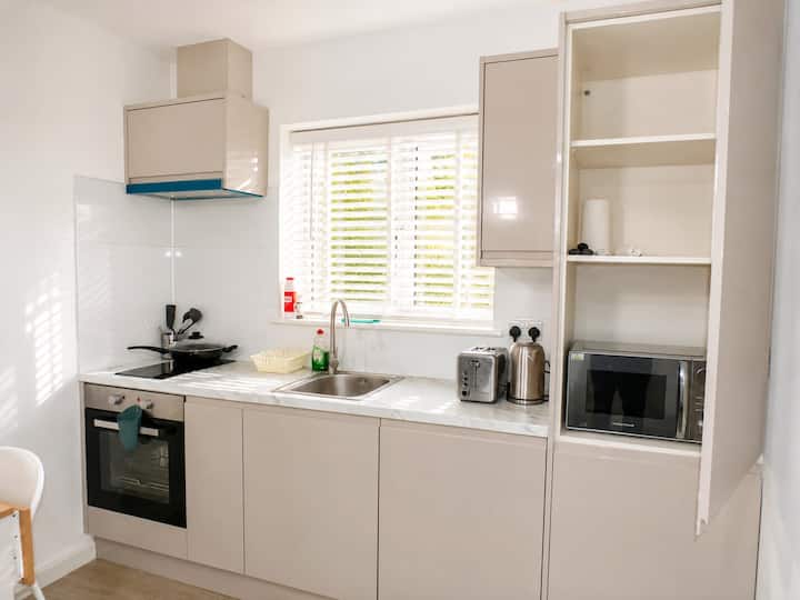 Private Studio | Chadwell Heath | Elizabeth Line - Romford