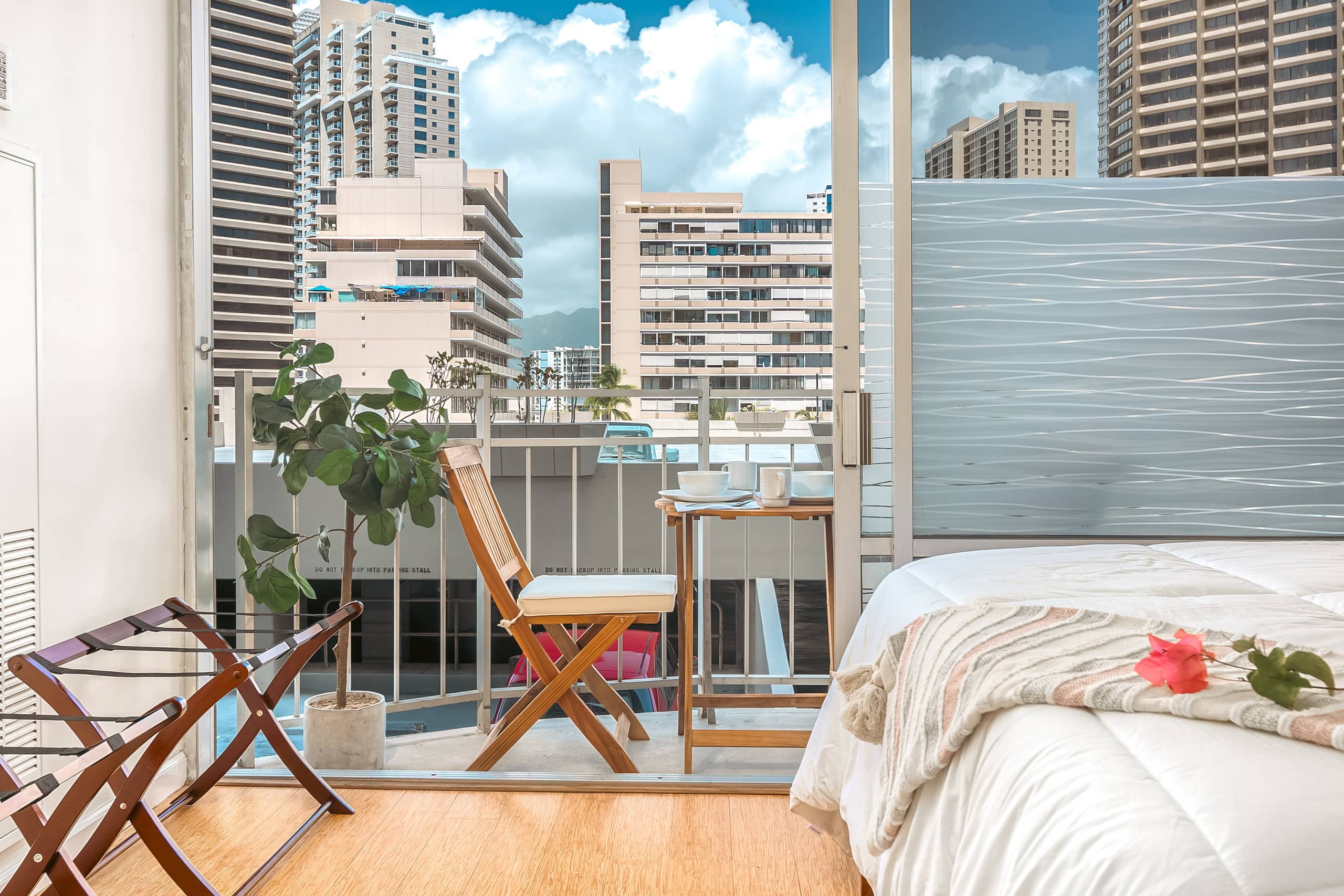 Condo in Honolulu · ★4.86 · 1 bedroom · 2 beds · 1 private bath - Image 52