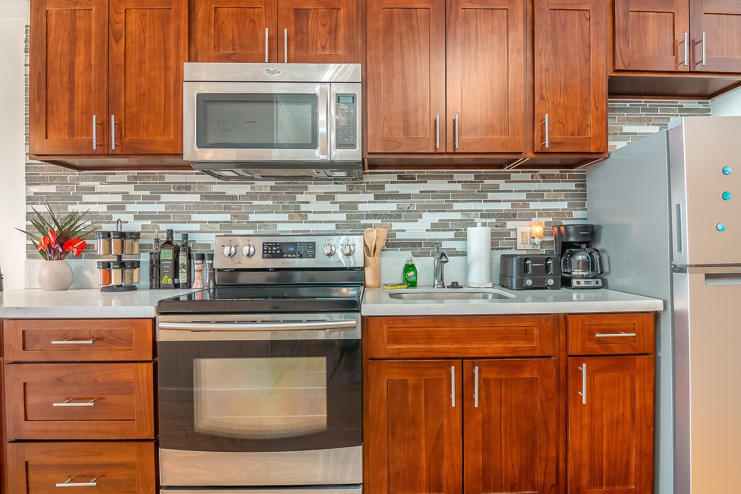 Condo in Honolulu · ★4.86 · 1 bedroom · 2 beds · 1 private bath - Image 25