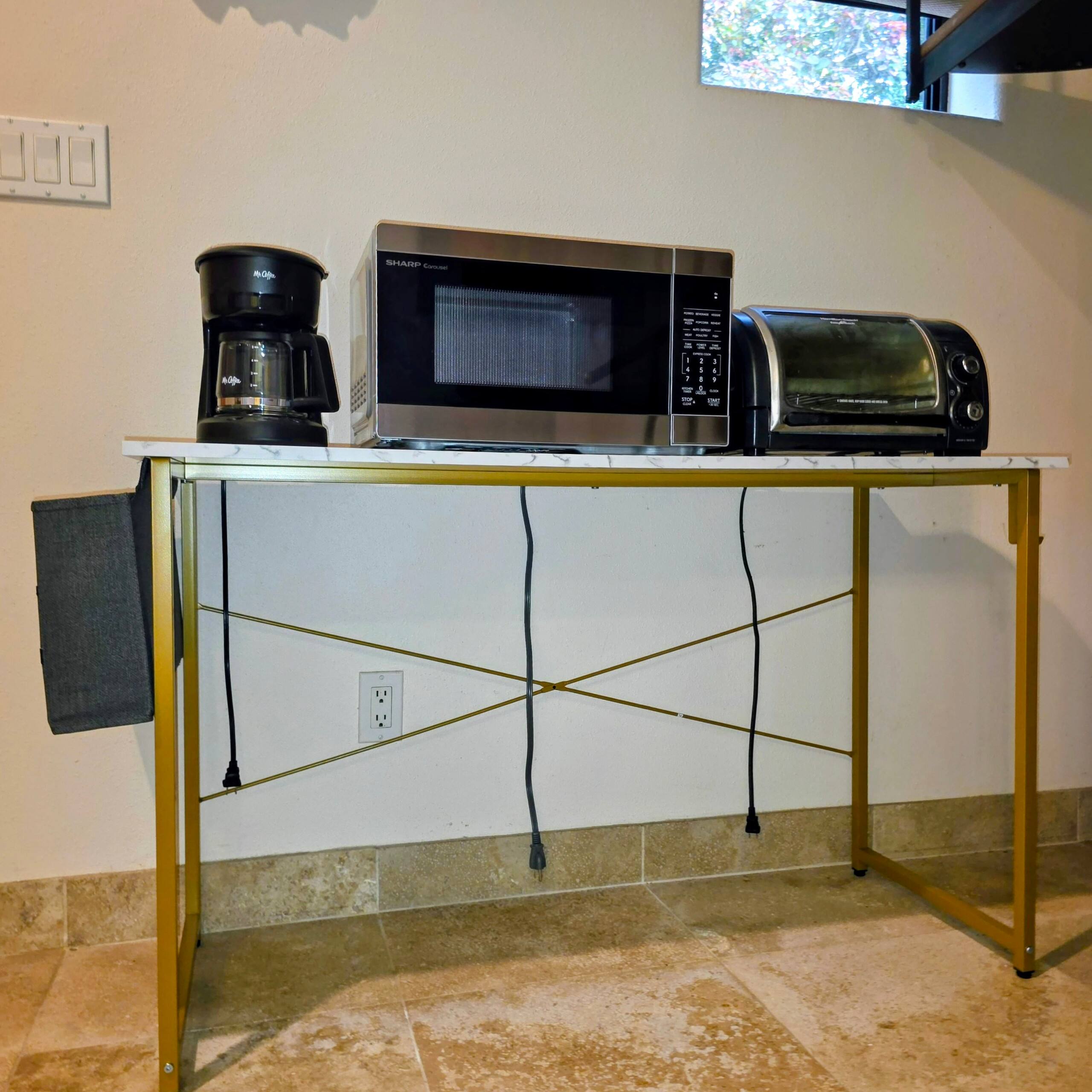Home in Kailua-Kona · ★4.67 · 2 bedrooms · 3 beds · 1 private bath - Photo 7
