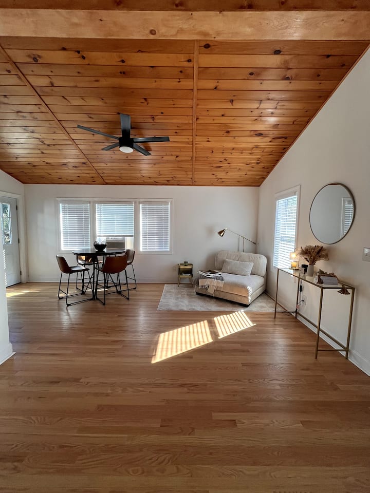 Cozy Meets Contemporary In The Heart Of Hamilton - Hamilton, NY