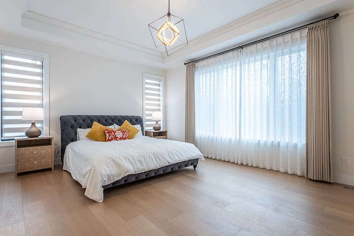 Second Floor Master Suite – 15'-5" x 11'-3½"