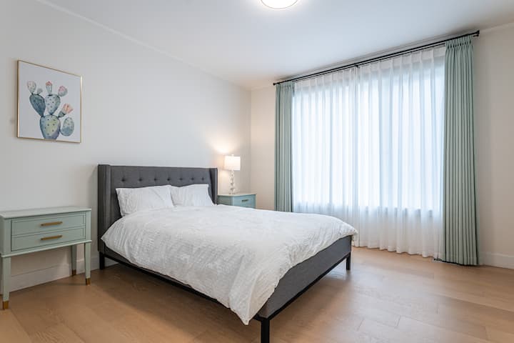 Bedroom 3 – 12'-7" x 13' – A cozy and well-proportioned bedroom with ample space for a queen-sized bed