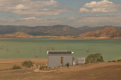 Lake Eildon Retreat - Pool + Lake Views + Cinema