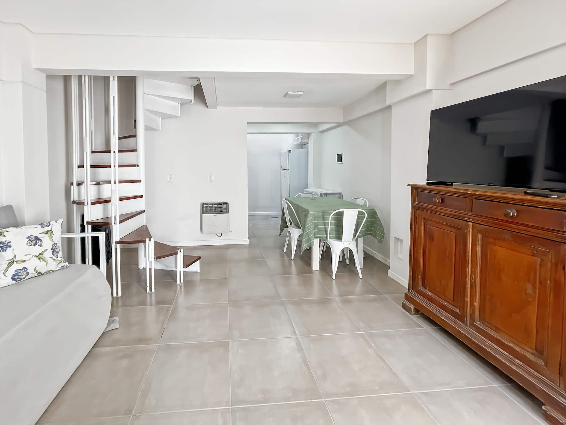 Comfortable duplex house with garage for 4
