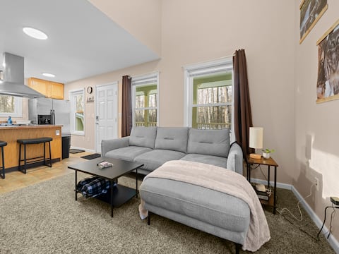 Popular Airbnb listing: Clean & Cozy | Pet Friendly Cabin at Hatcher Pass in Mat / Su Valley