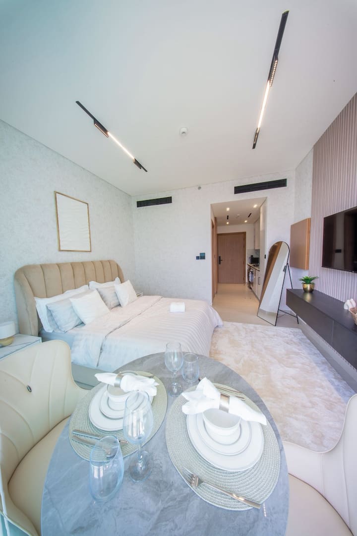 Long Term | Azure Studio | Private Balcony | Pool - Dubai Marina