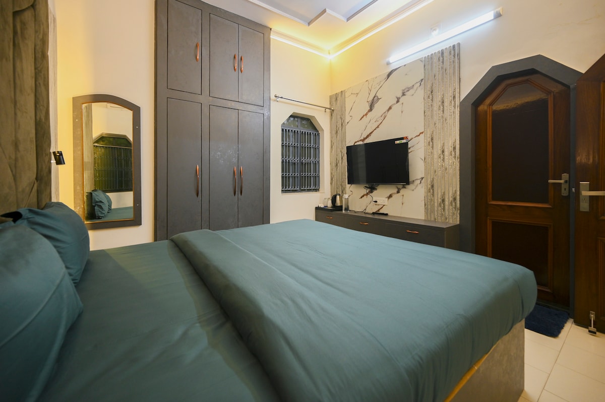 Room in Varanasi