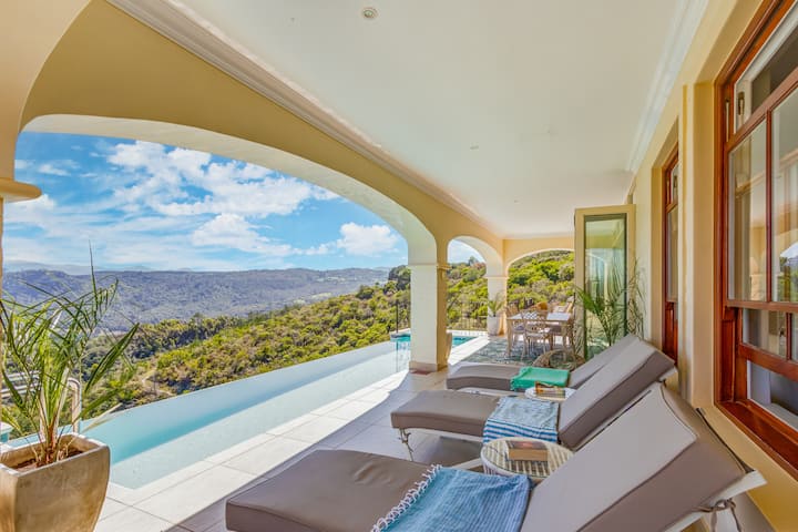 Luxury 4 Bed Villa | Pool, Cinema, Flatlet & Views - Rheenendal