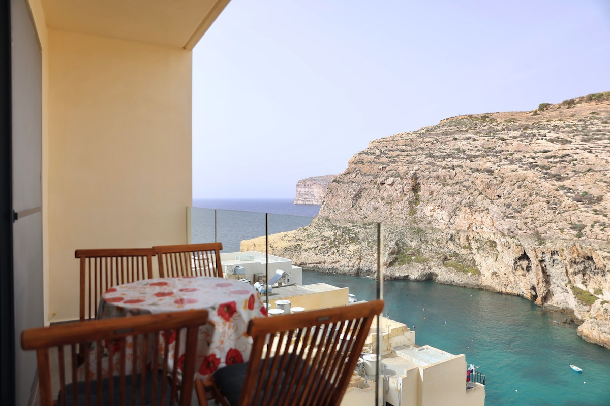 Gozo Coastal Escape: Apartament z widokami na morze w Xlendi