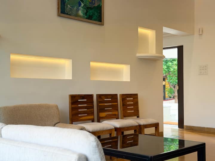 Living room image 6