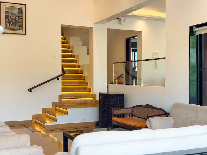 Living room image 5