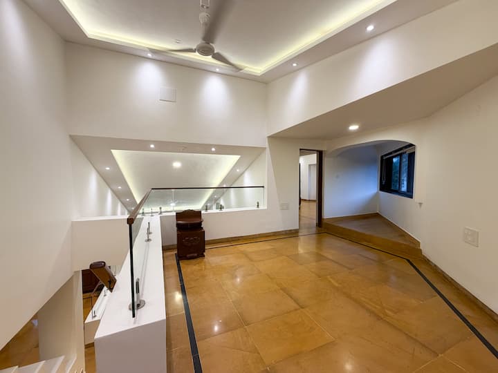 Living room image 4