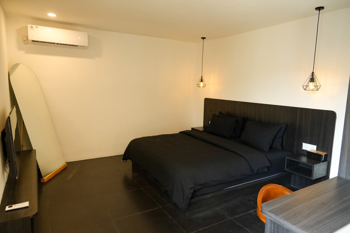 Rental unit in South Kuta · ★4.91 · 1 bedroom · 1 bed · 1 bath, comparable Airbnb