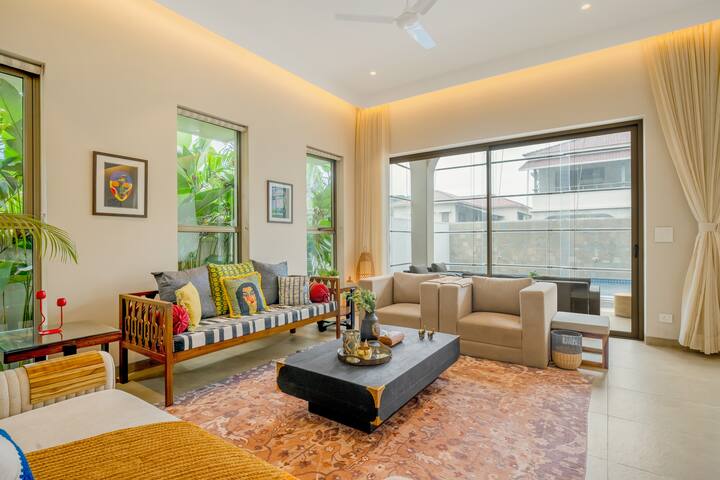 Living room image 7