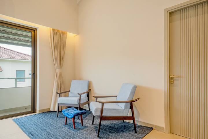 Living room image 10