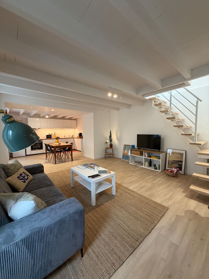 Maison En Pierre Proche De La Mer - Centrale EDF