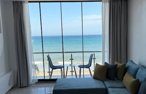 Top performing Airbnb: Beachfront Family Retreat Quiet in City Center in Mghogha