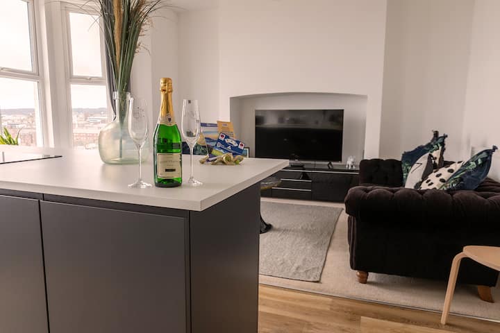 Seascape, Scarborough - With Private Hot Tub - Scarborough