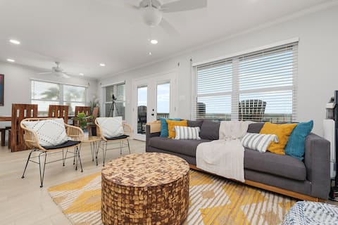 Top performing Airbnb: Top Starship Views | Waterfront, Fishing, Pool/Spa in Port Isabel