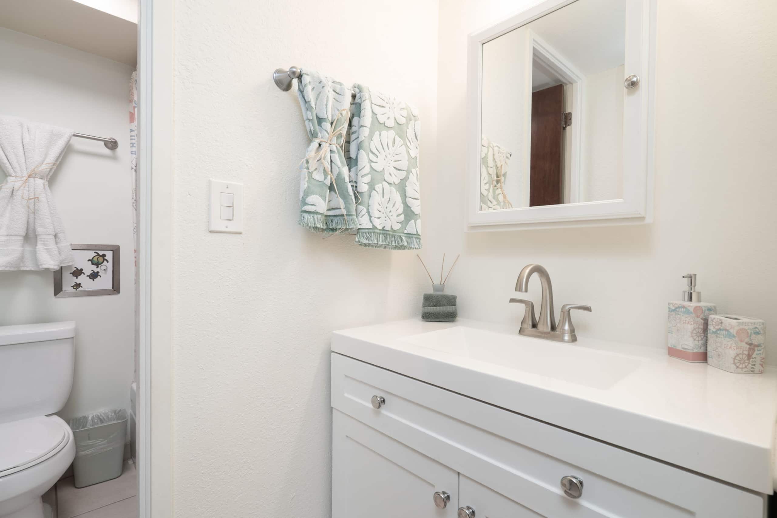 Condo in Hauula · ★4.82 · 1 bedroom · 4 beds · 1 private bath - Image 11