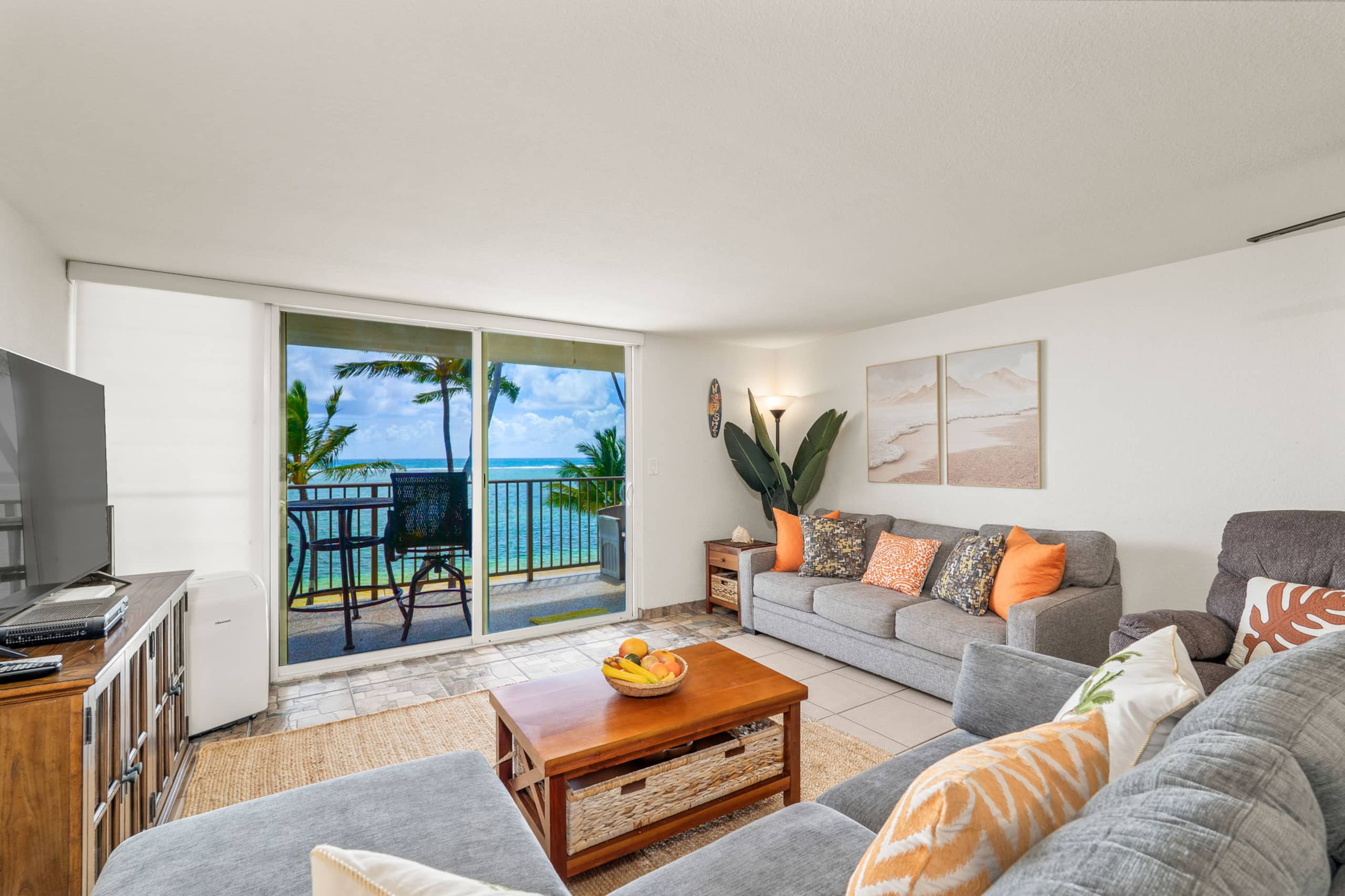 Condo in Hauula · ★4.82 · 1 bedroom · 4 beds · 1 private bath - Image 3