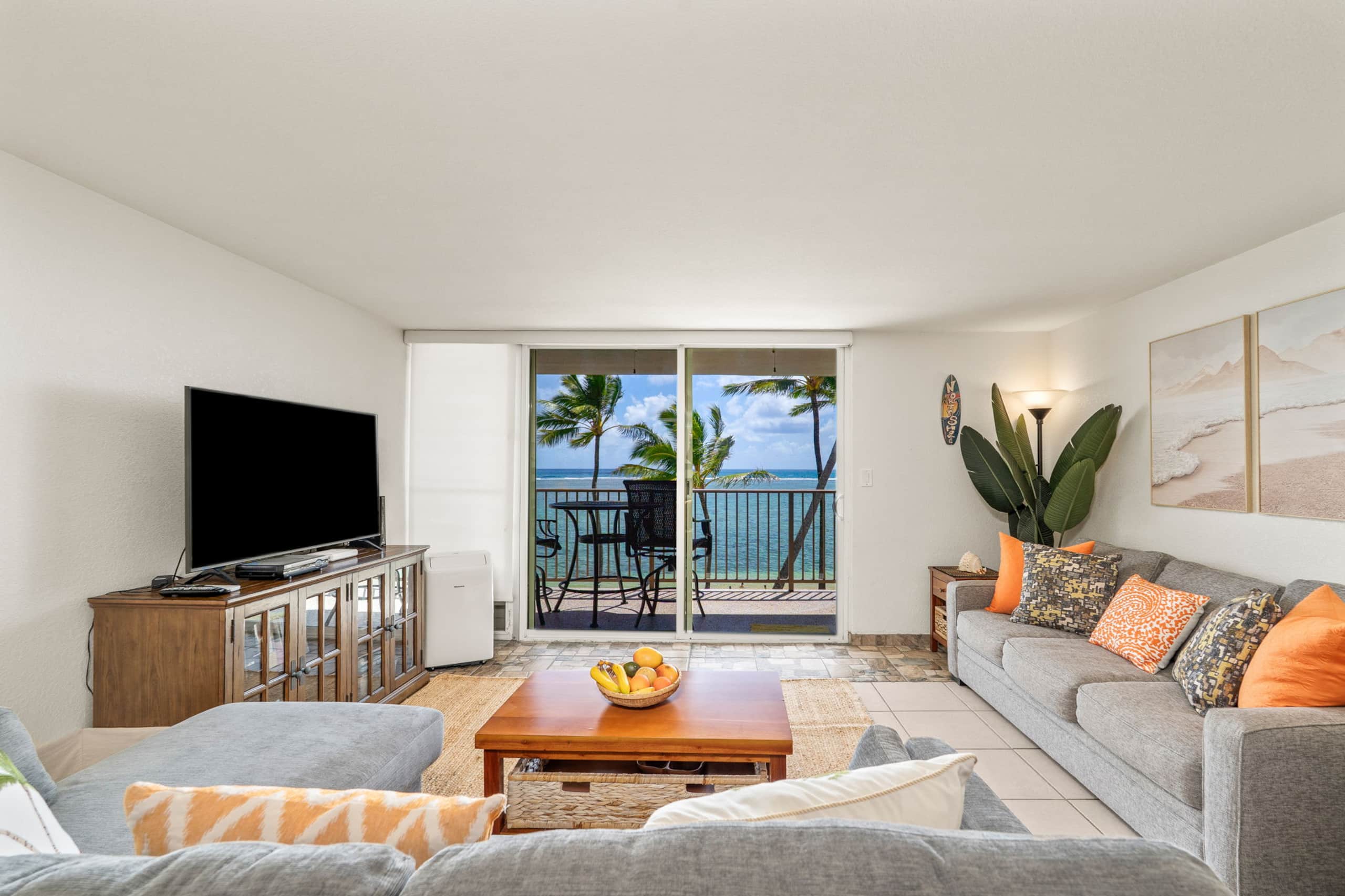 Condo in Hauula · ★4.82 · 1 bedroom · 4 beds · 1 private bath - Image 2