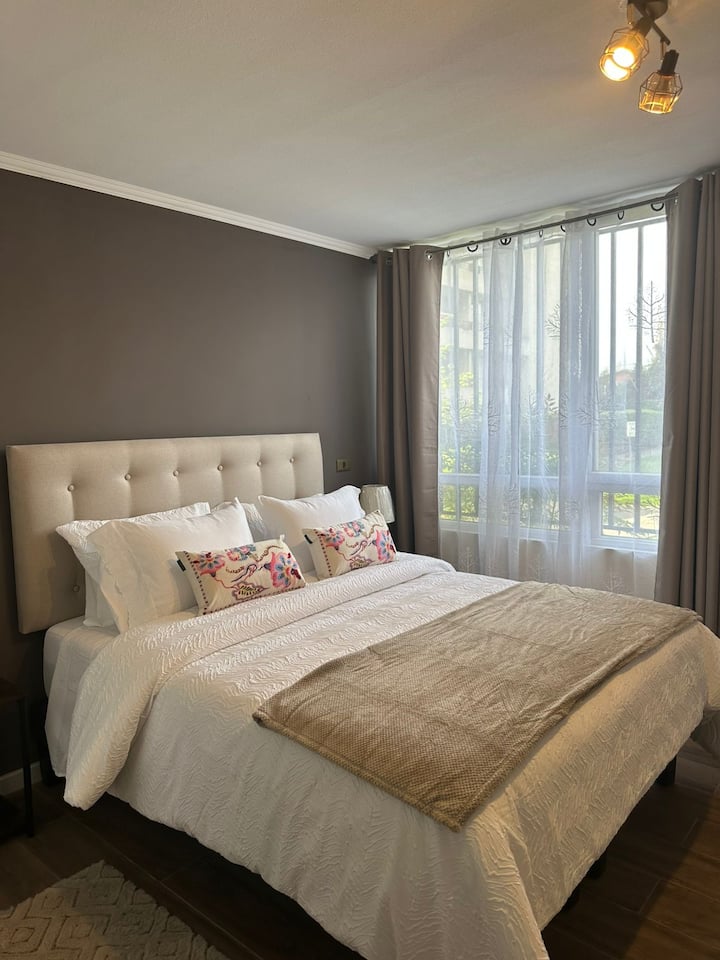 Tumechagua kila kitu katika chumba, tukizingatia ubora wa nguo na uzuri wa sehemu hiyo, ili kupendelea mapumziko katika kila usiku.