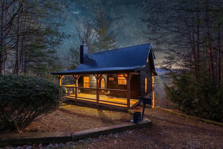 Dolly's Place! Mountain View, Hot Tub, Pickleball! - Douglas Lake, TN