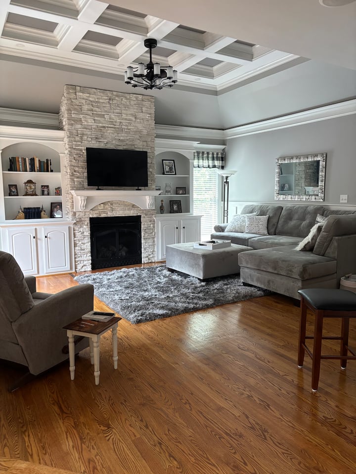 Perfect Kentucky Derby Home! - Louisville, KY