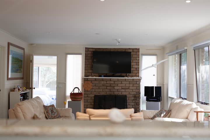 P. Lonsdale Mansion- Tennis Court - Best Location - Point Lonsdale