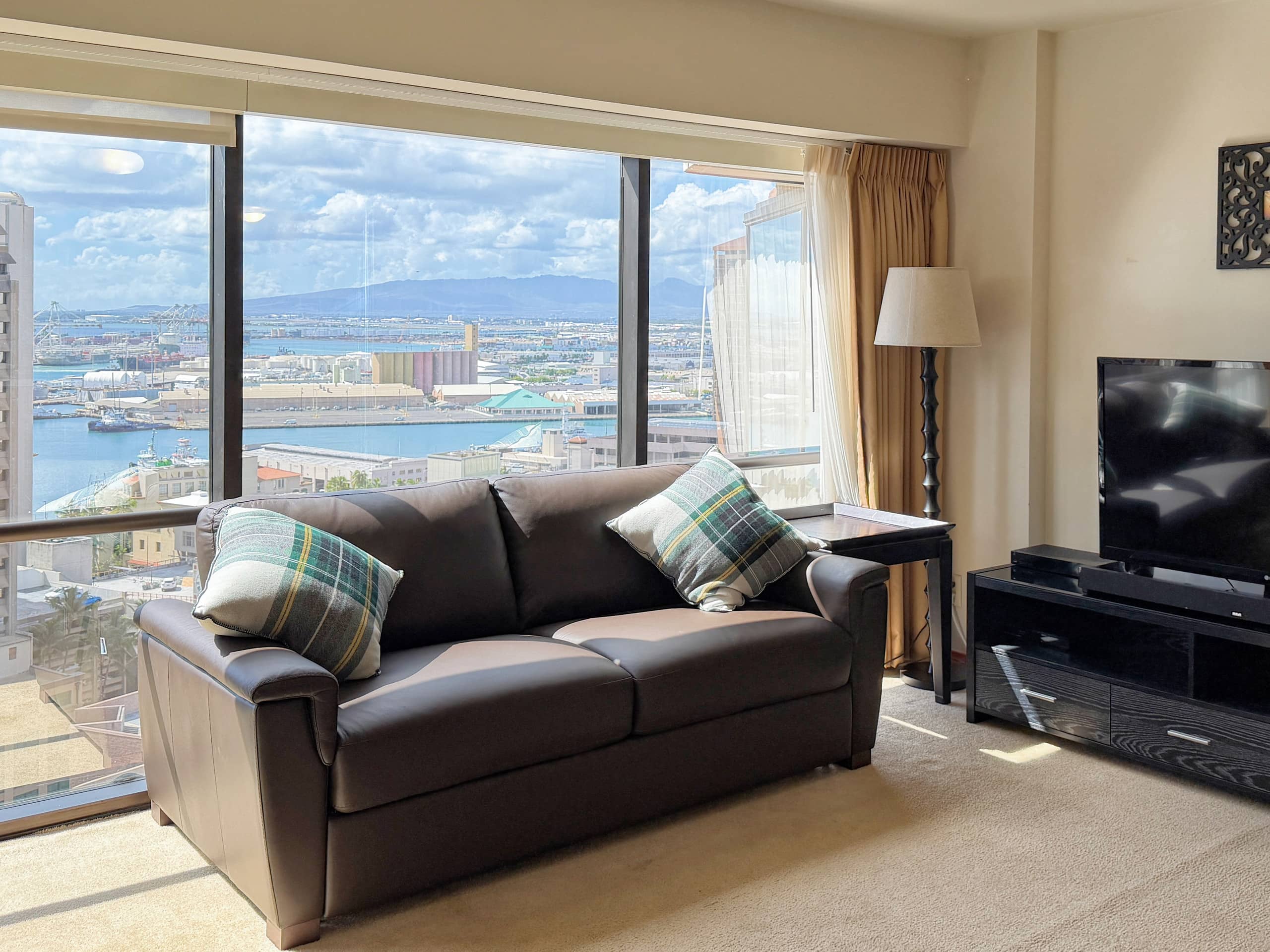 Oceanview Downtown Suite - Image 2