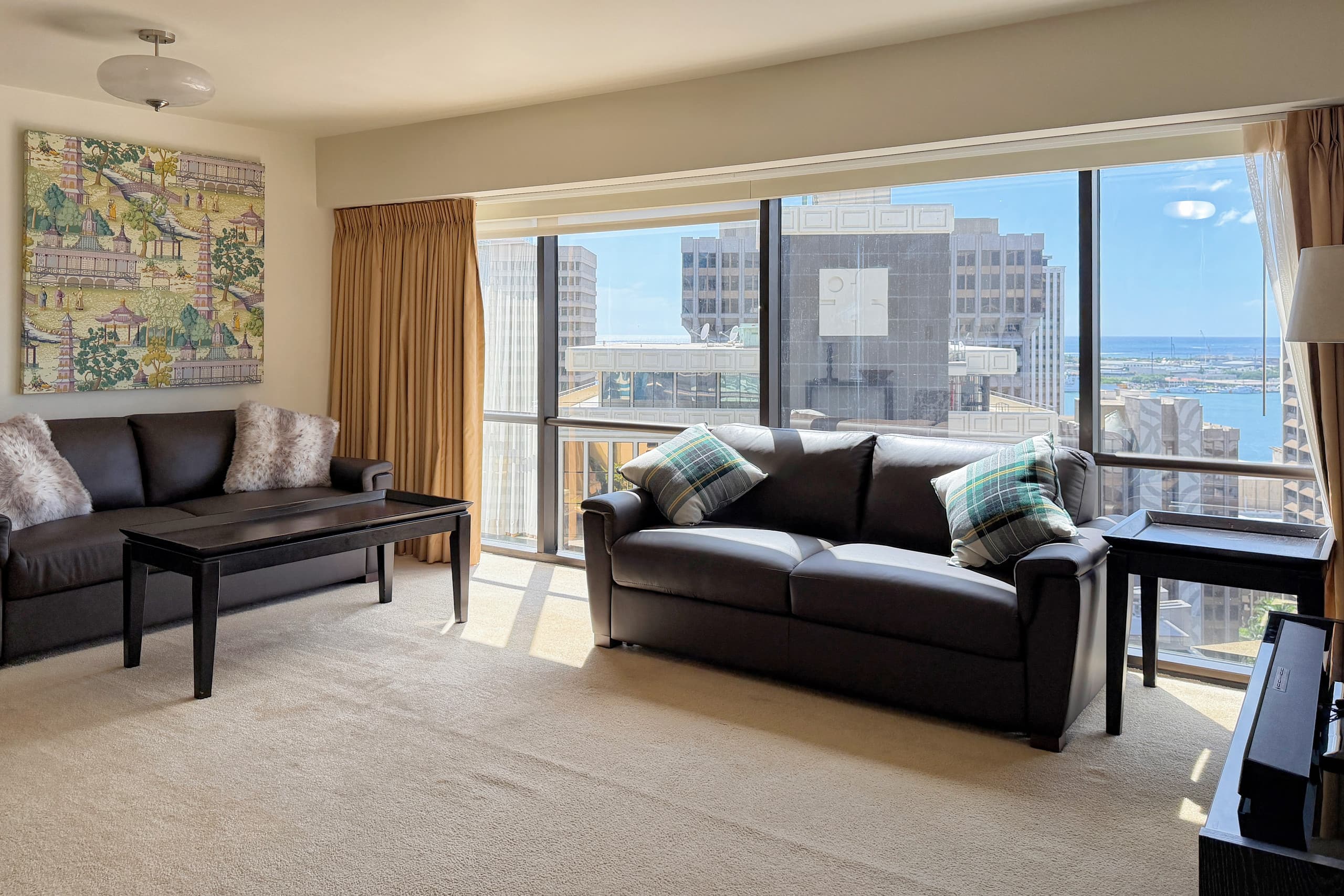 Oceanview Downtown Suite - Image 3