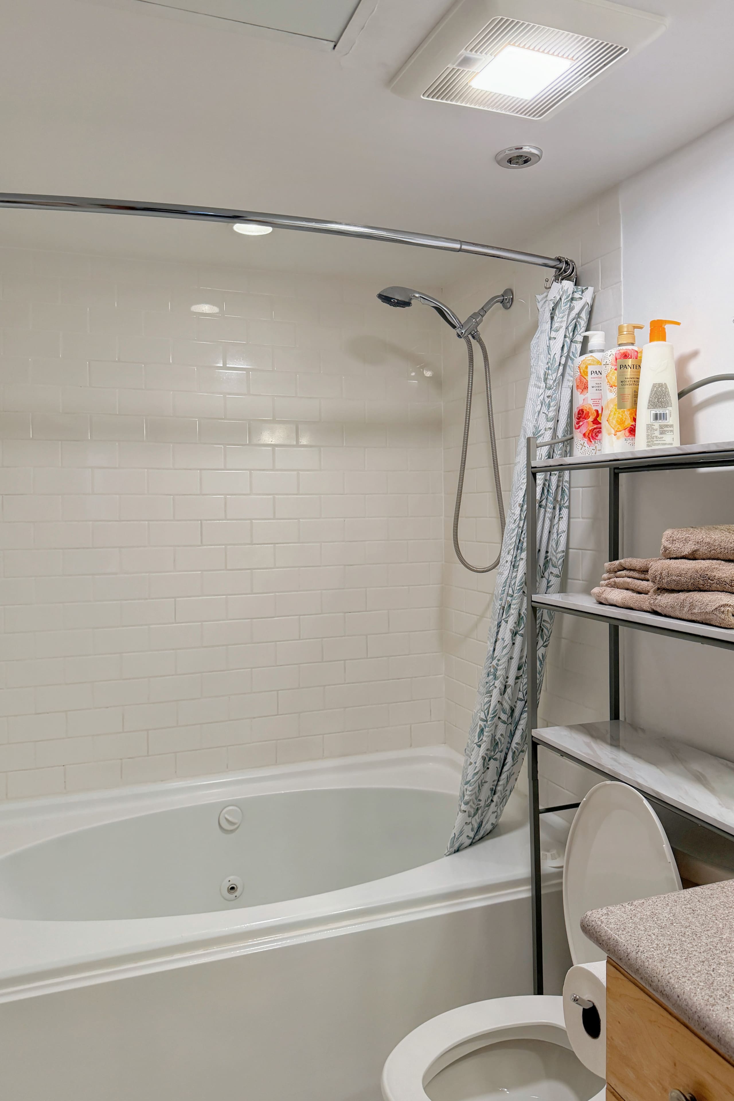 Oceanview Downtown Suite - Image 17