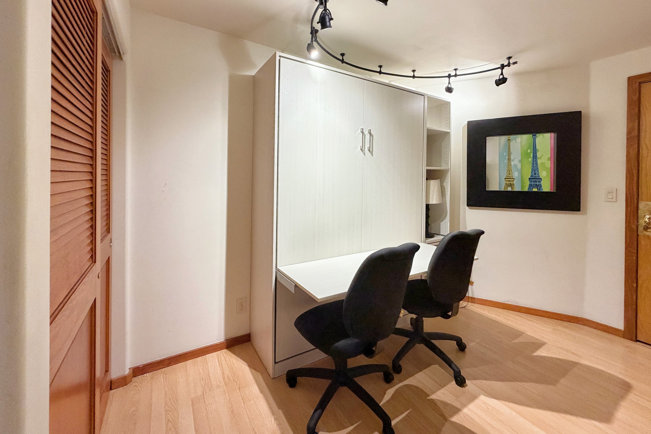 Oceanview Downtown Suite - Image 8