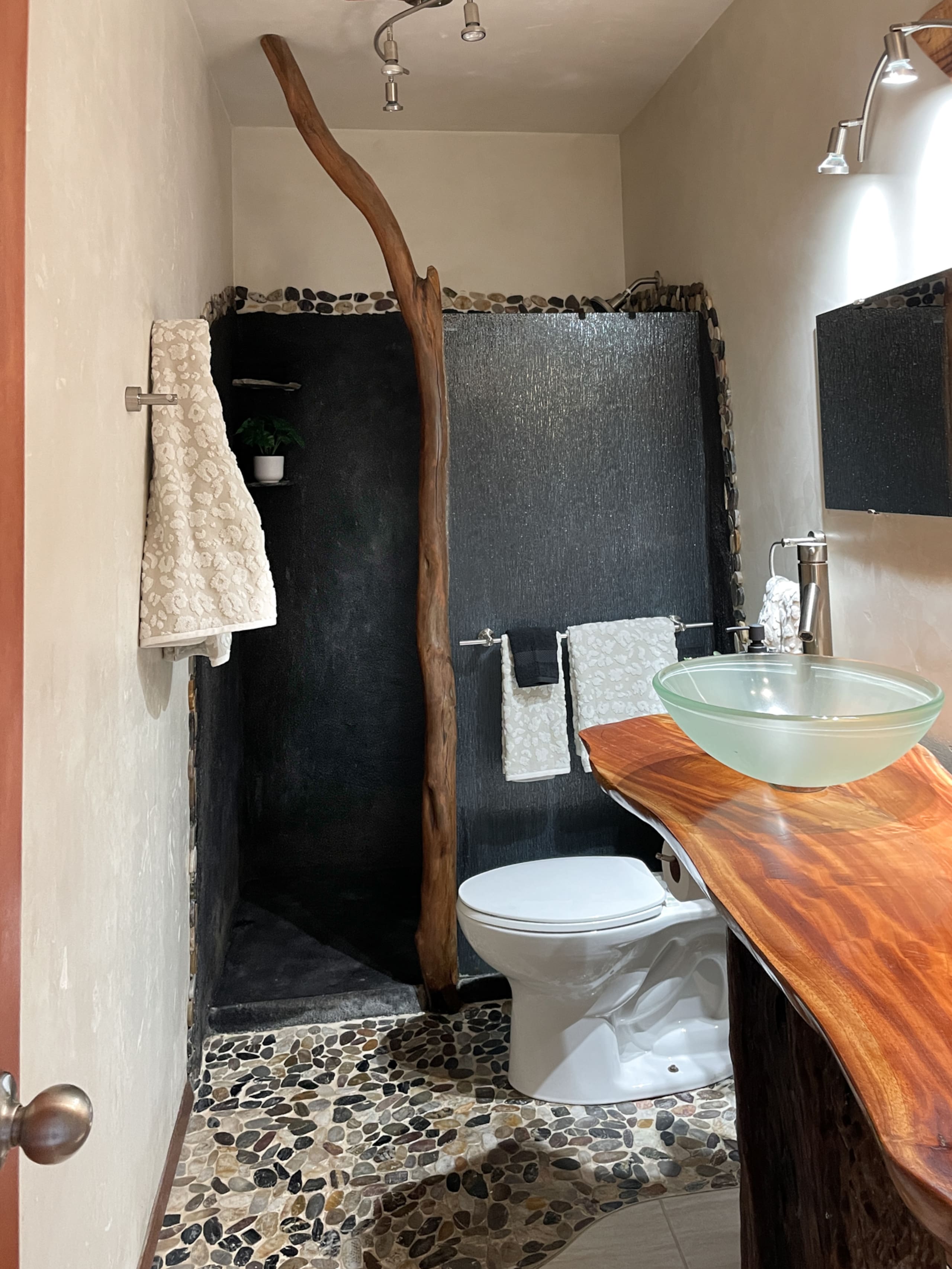 Cozy Coastal Condo — Paia, Maui - Photo 12