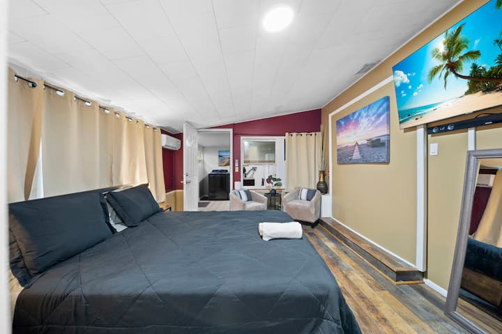 Okara Retreat Suite 2 - Tampa, FL