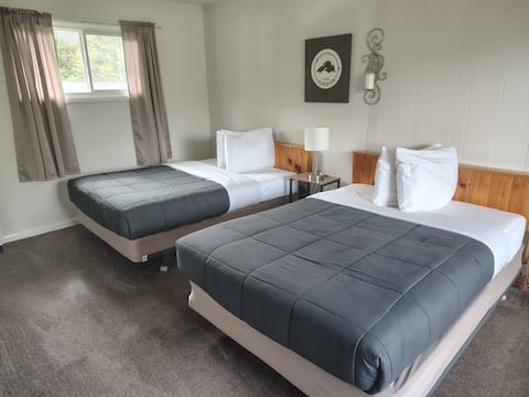 *4 Lake Superior-White House Lodging