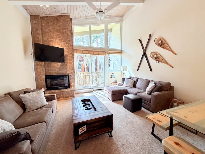 New! Spacious & Updated Th Short Walk To Town/lift - Breckenridge, CO