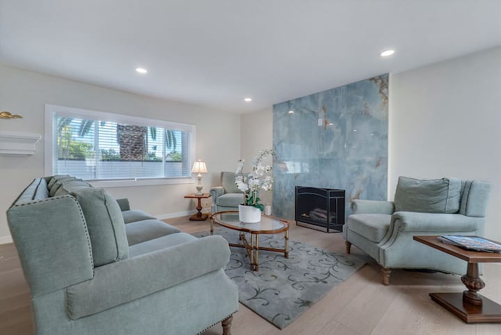 Hey! I Am Adriana On The Block | Pool | Bbq - Laguna Beach, CA
