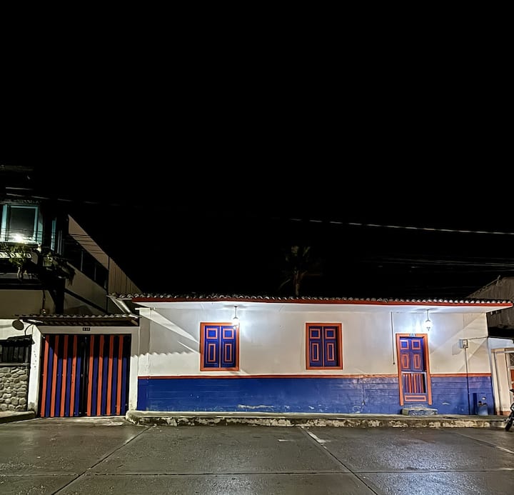 Casa De Chela A Media Cuadra De La Entrada - Salento
